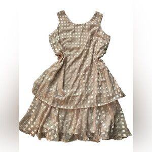 Women’s vintage plus size gold tiered dress size 18